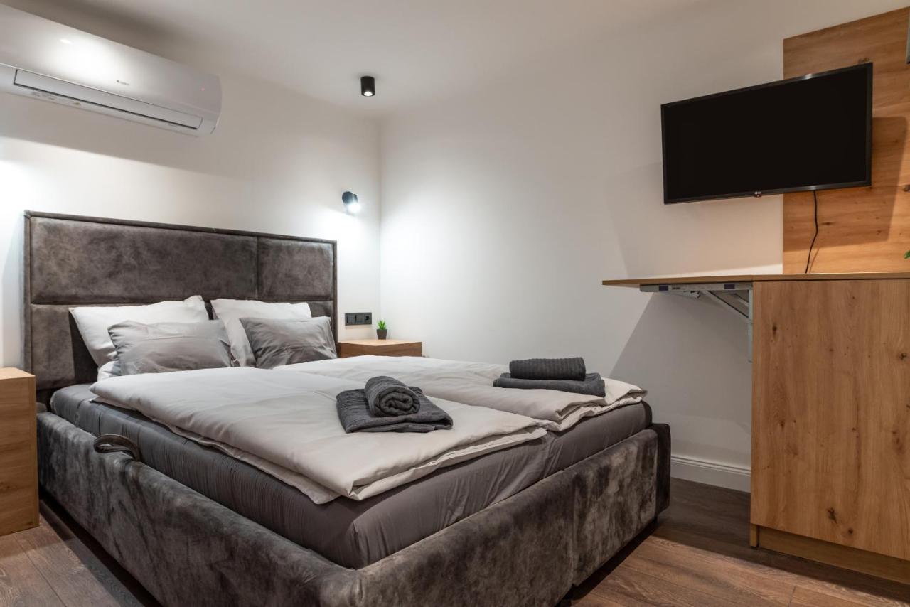 Downtown Luxury By Stlcz With 2 Bathrooms Budapest Exterior photo